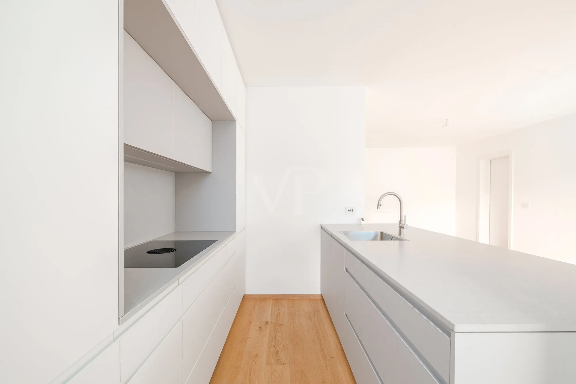 ZARA ELEVEN: Elegante Apartamento de Cuatro Habitaciones de Nueva Construcción con Terraza y Garaje