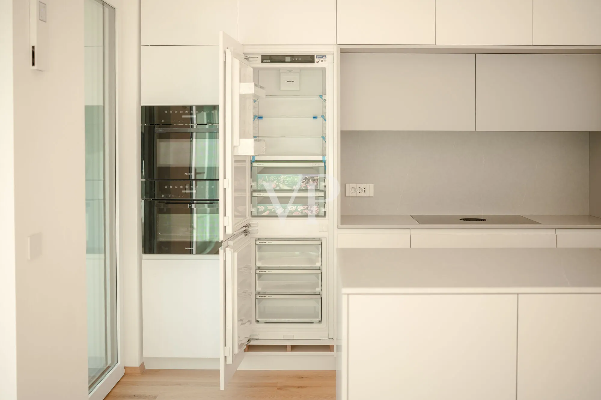 ZARA ELEVEN: Elegante Apartamento de Cuatro Habitaciones de Nueva Construcción con Terraza y Garaje