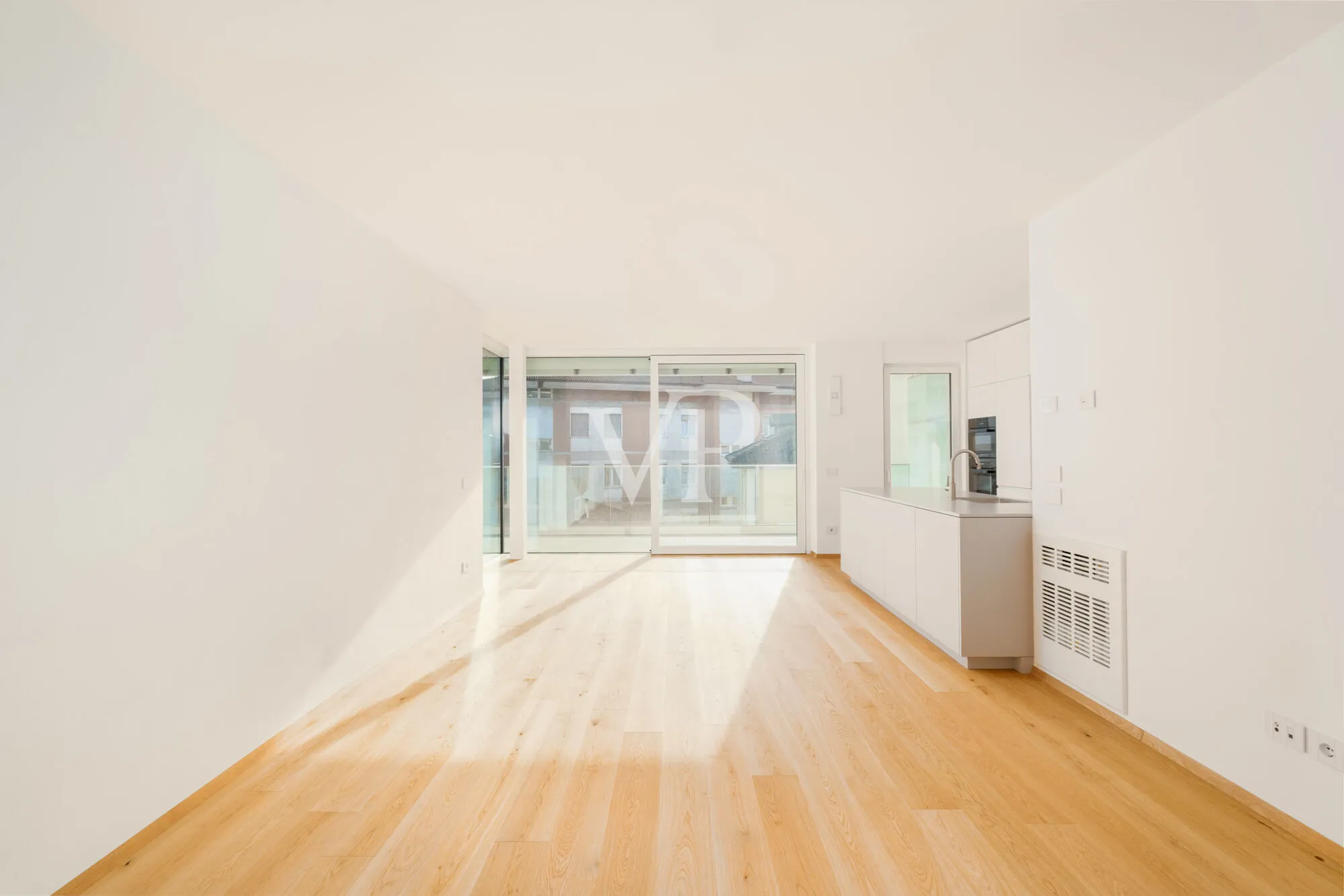 ZARA ELEVEN: Elegant Newly Built Four Bedroom Apartment with Terrace and Garage