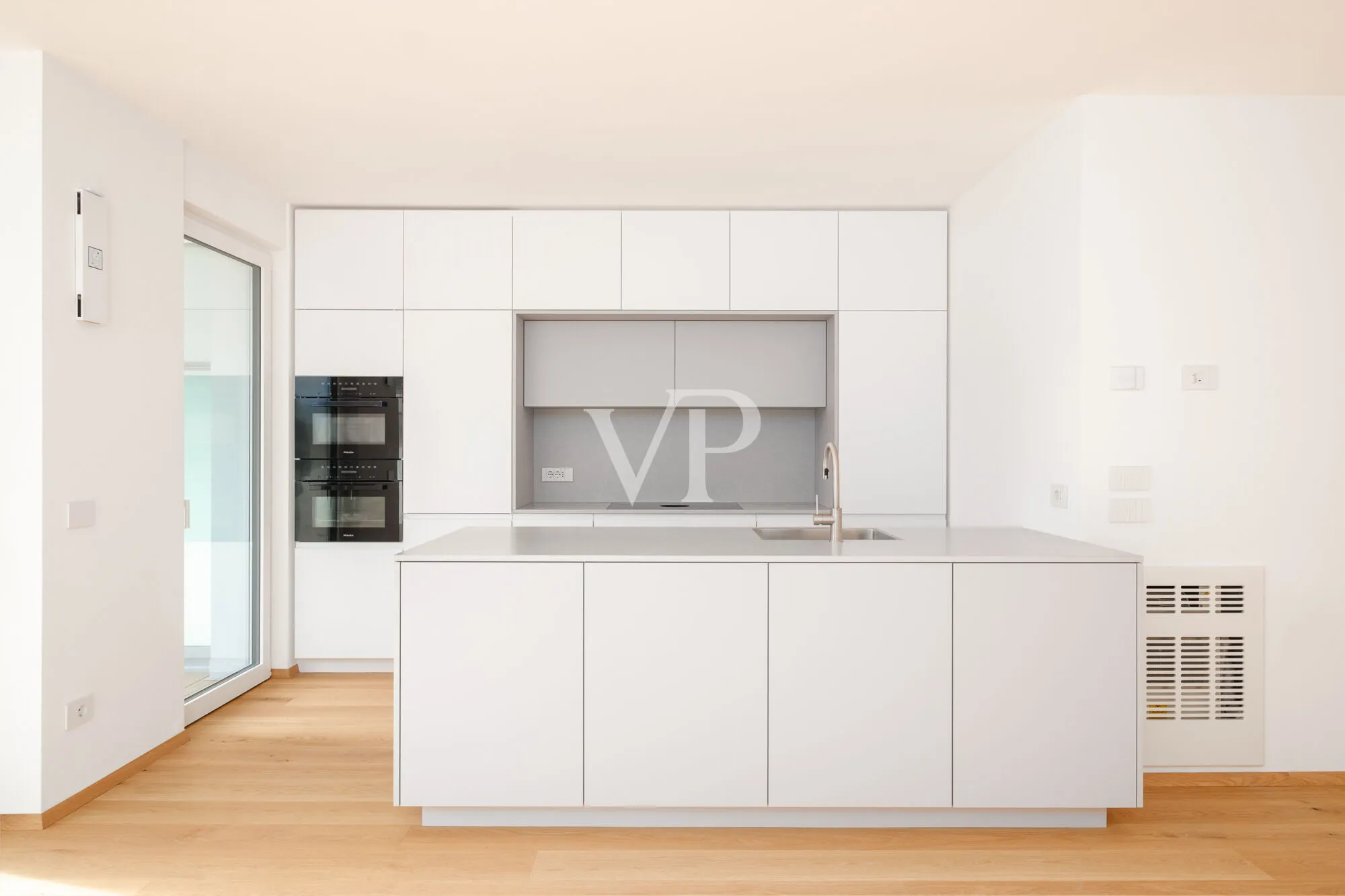 ZARA ELEVEN: Elegant Newly Built Four Bedroom Apartment with Terrace and Garage