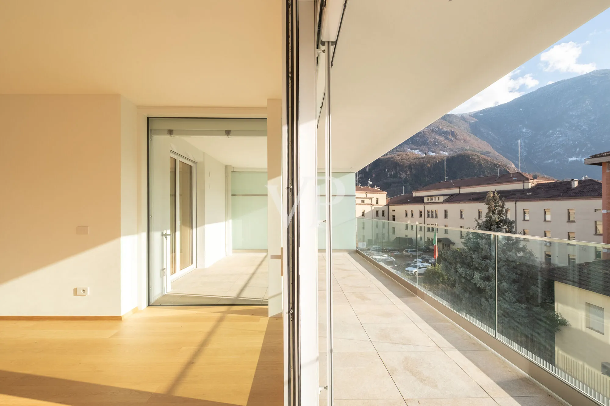 ZARA ELEVEN: Elegant Newly Built Four Bedroom Apartment with Terrace and Garage