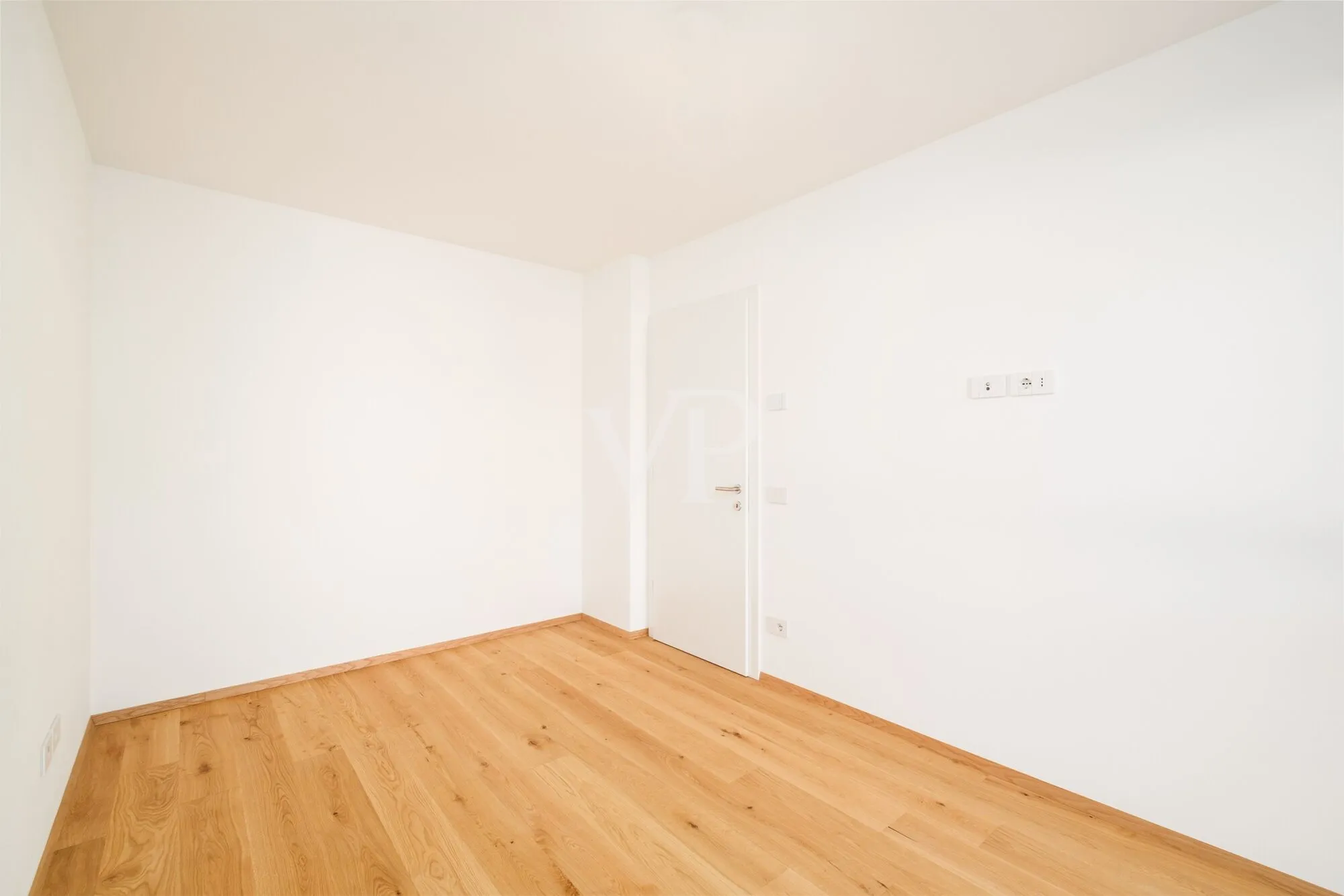 ZARA ELEVEN: Elegant Newly Built Four Bedroom Apartment with Terrace and Garage