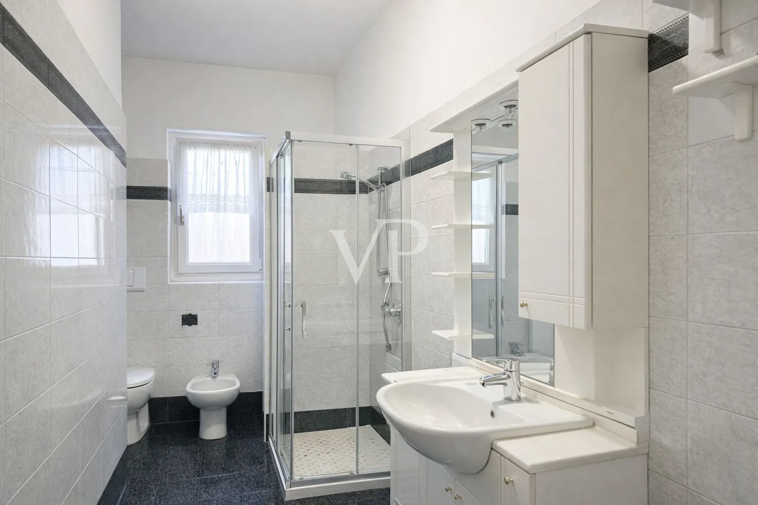 Helle und geräumige Drei-Zimmer-Wohnung