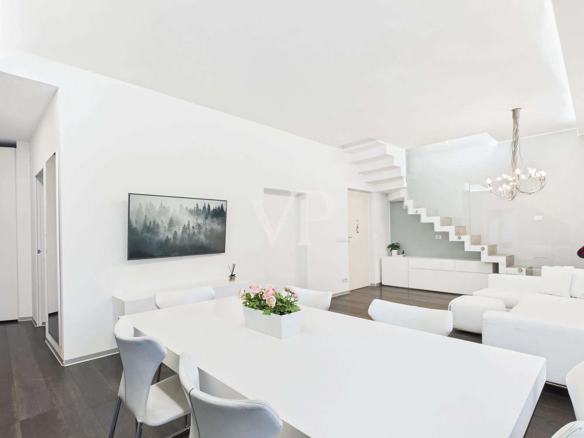 Elegante ático con jardín privado y vistas al Catinaccio