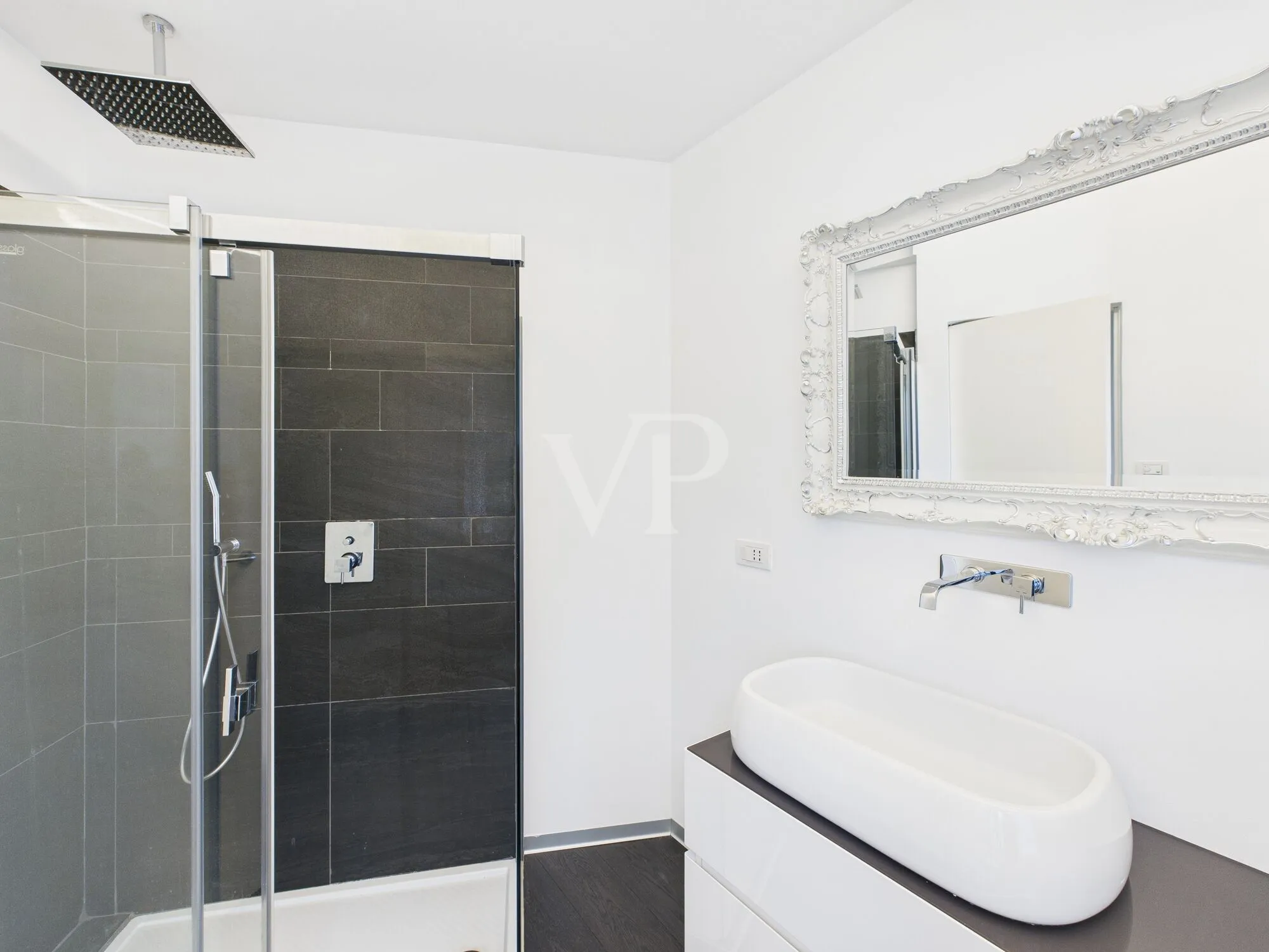 Elegante ático con jardín privado y vistas al Catinaccio