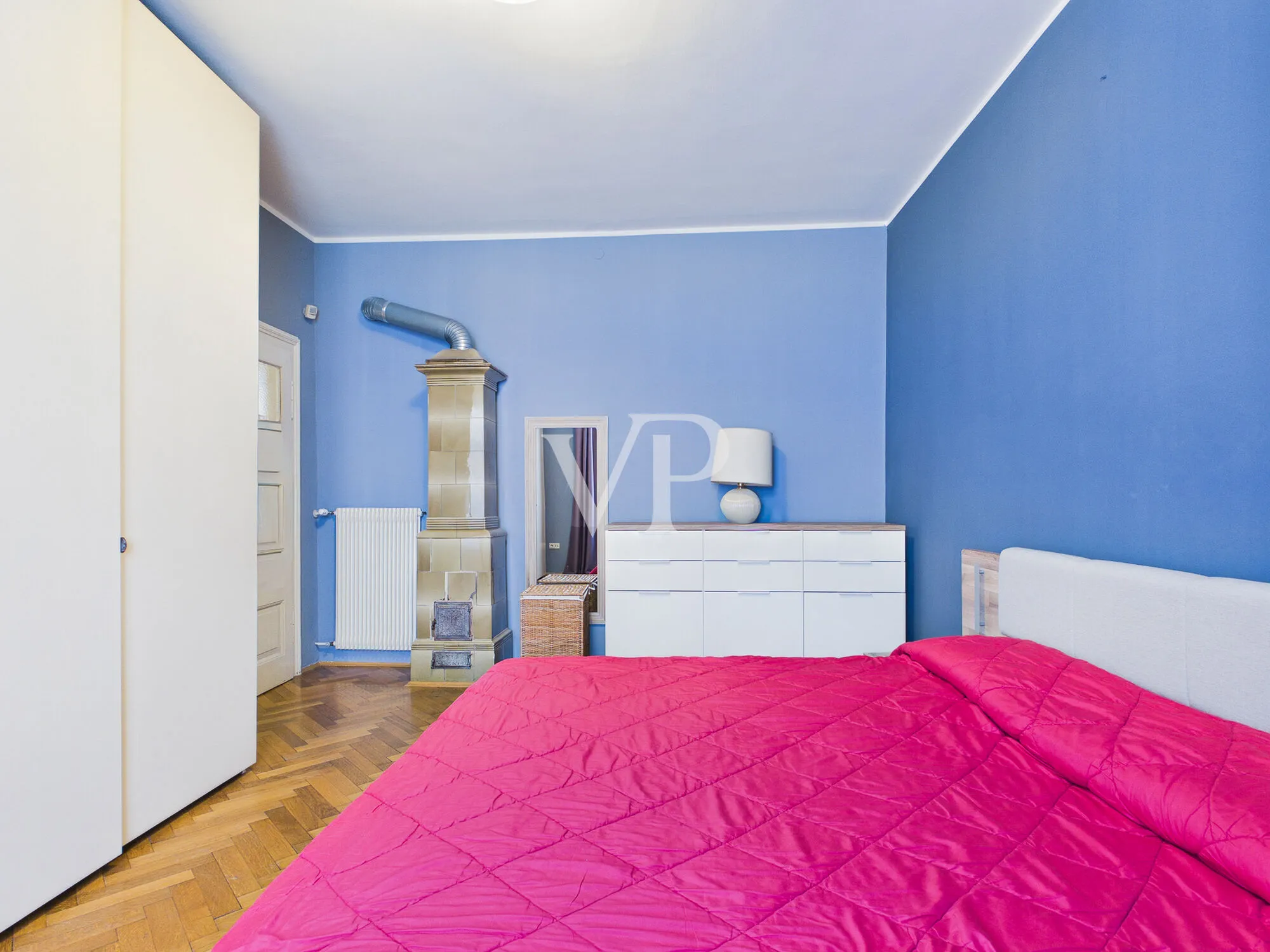 Große Drei-Zimmer-Wohnung mit Garten in exklusiver Lage in Gries