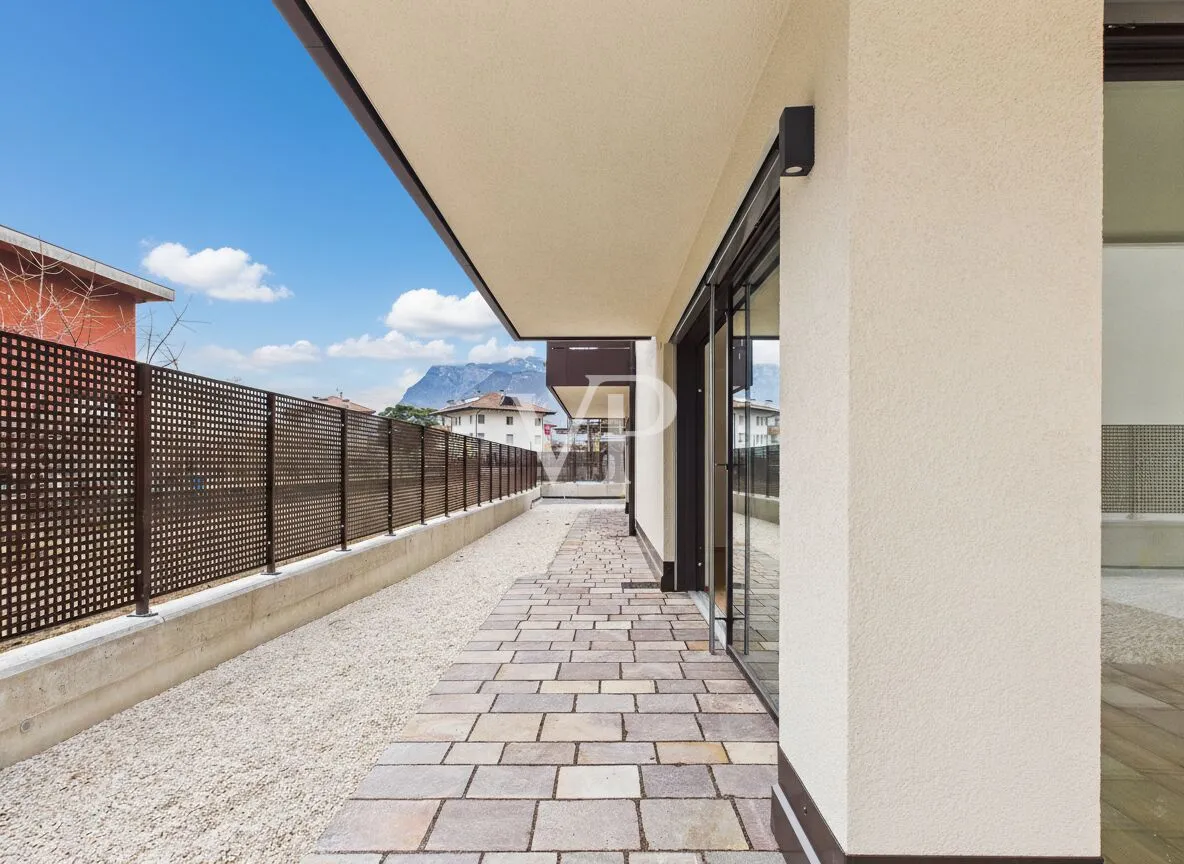 C/1: Moderne Drei-Zimmer-Wohnung mit privatem Garten