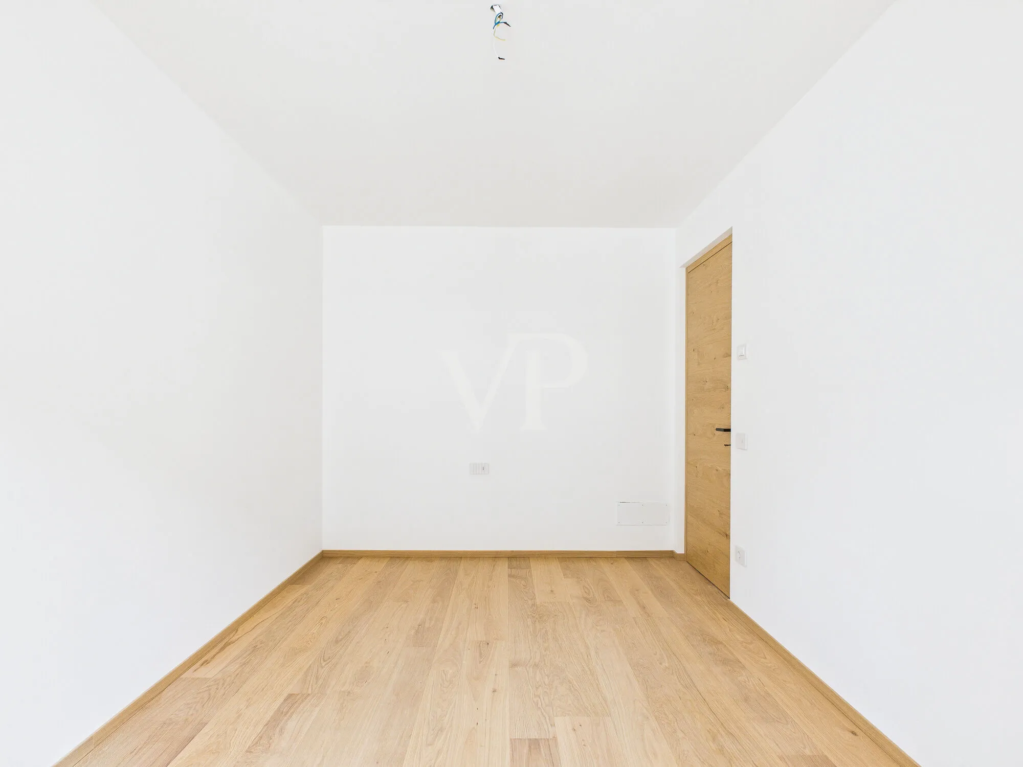 C/4: Moderne und helle Drei-Zimmer-Wohnung mit Terrasse