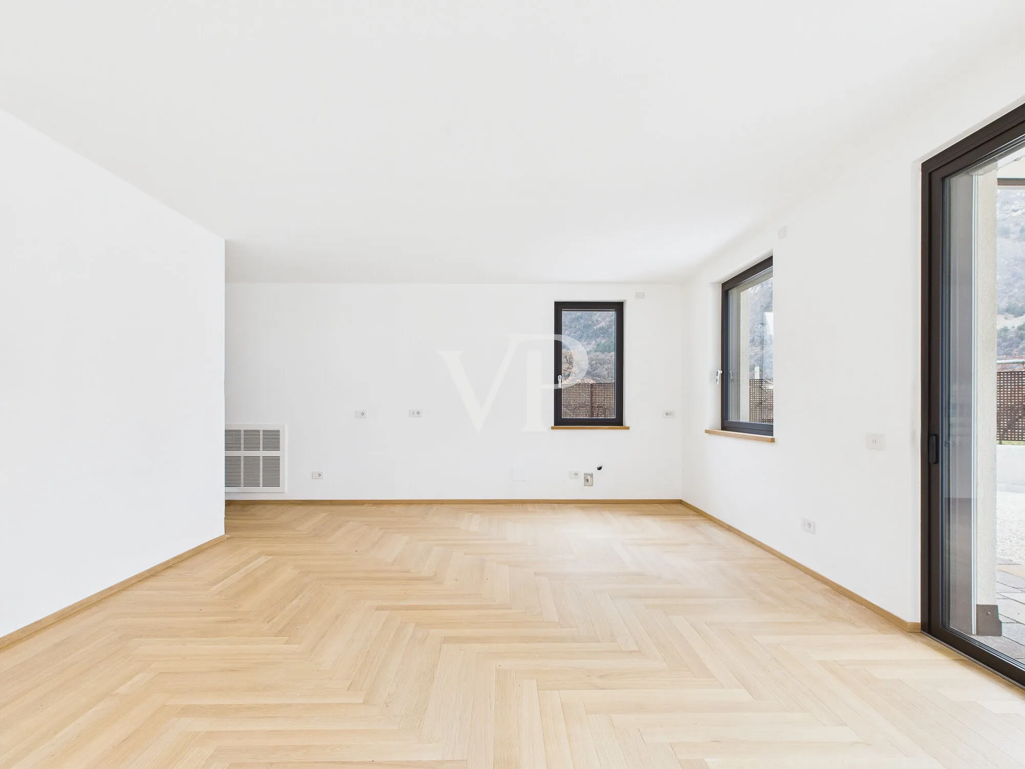 A/1: Encantador y moderno apartamento de dos dormitorios con jardín privado