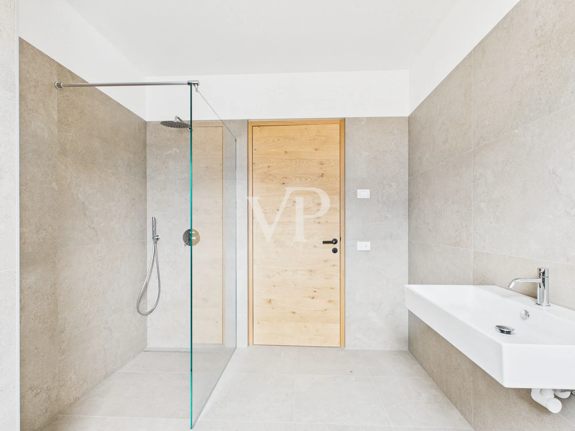 A/2: Luminoso y moderno apartamento de dos dormitorios con terraza