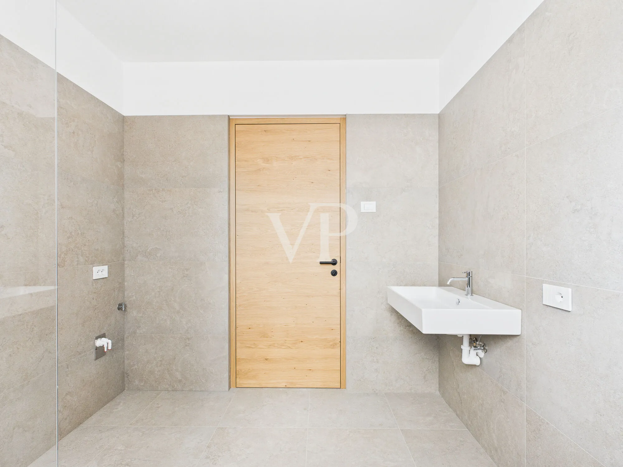 B/1: Moderne und geräumige Vier-Zimmer-Wohnung mit privatem Garten