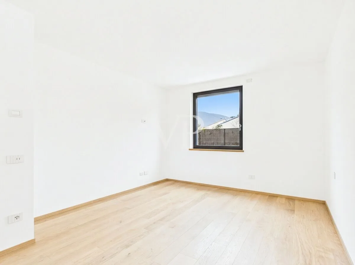 B/1: Moderne und geräumige Vier-Zimmer-Wohnung mit privatem Garten