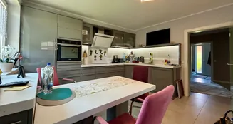 von_poll_real_estate_property_25411019_image_11