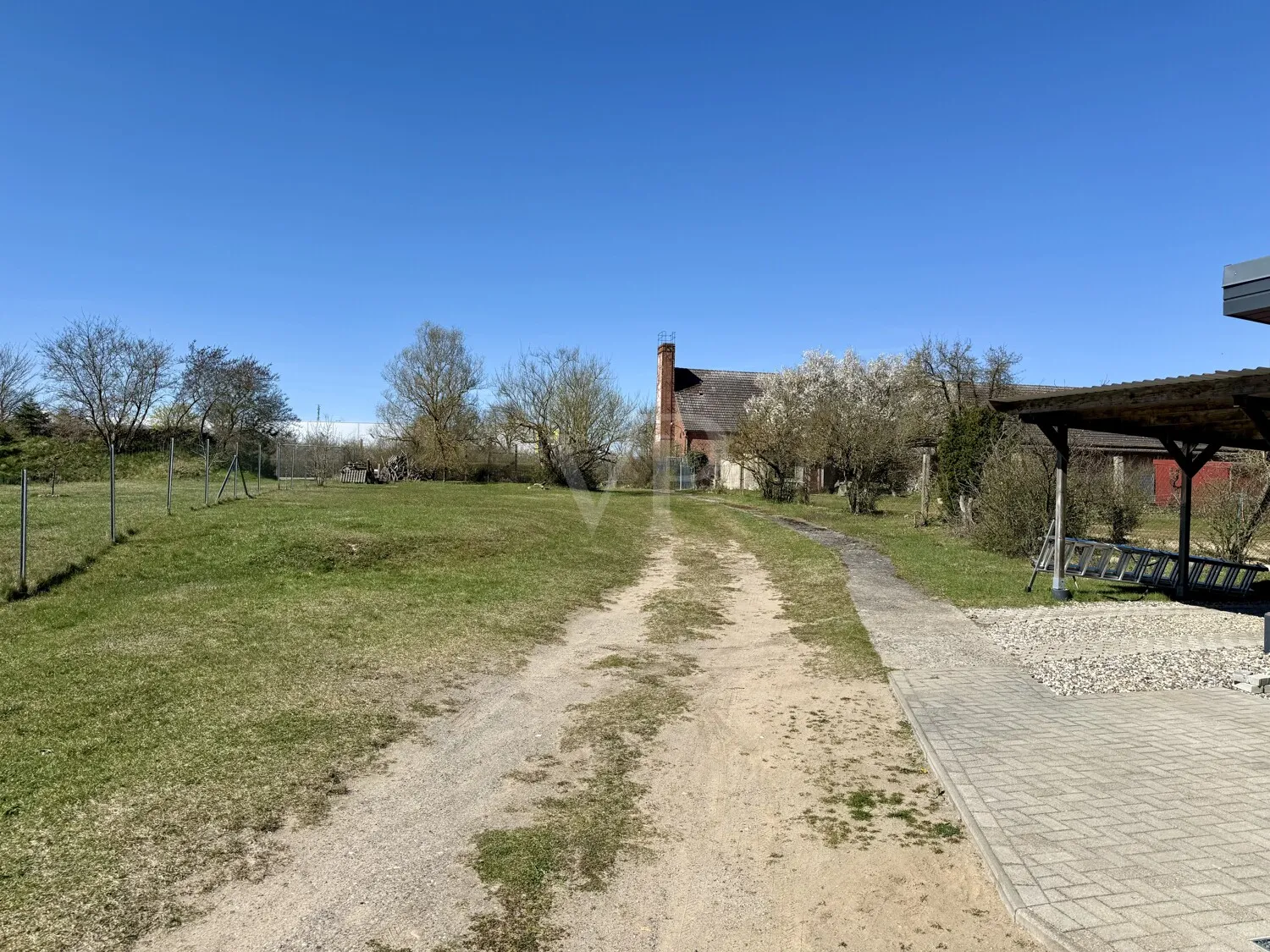 hinterm Haus