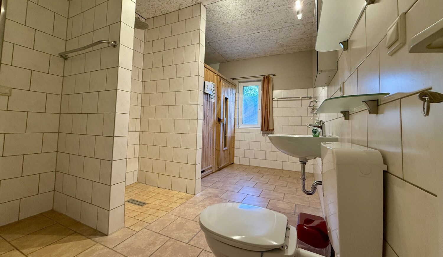 Badezimmer 2