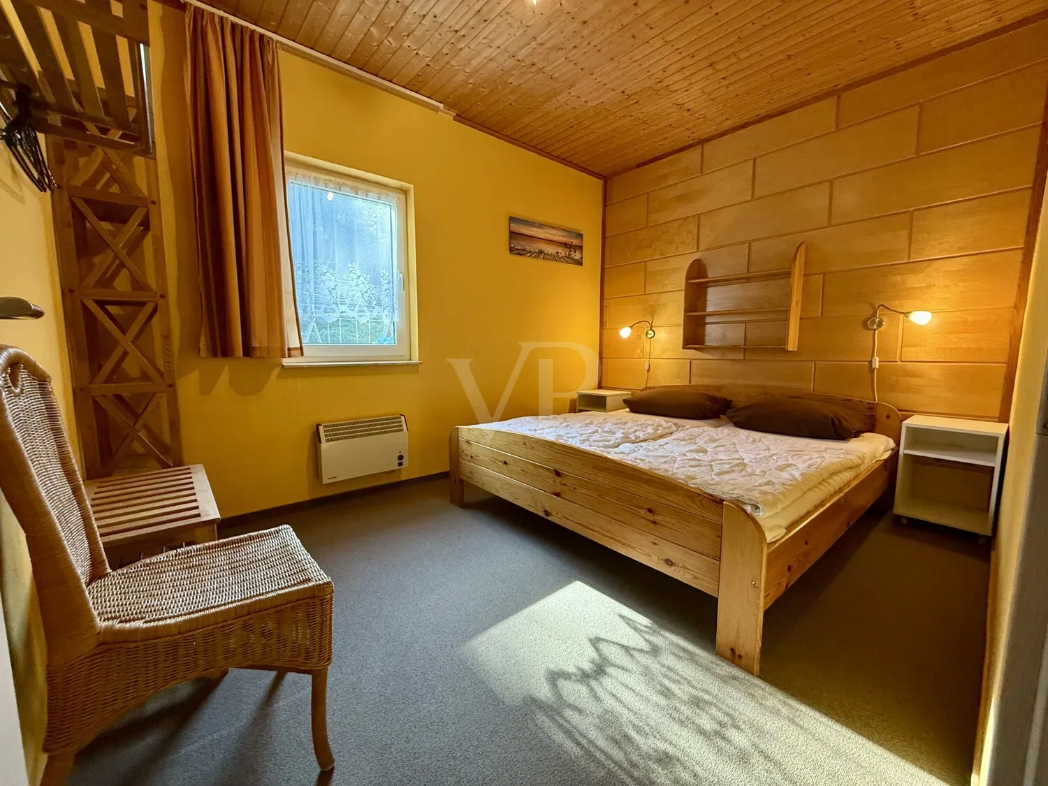 Schlafzimmer 1