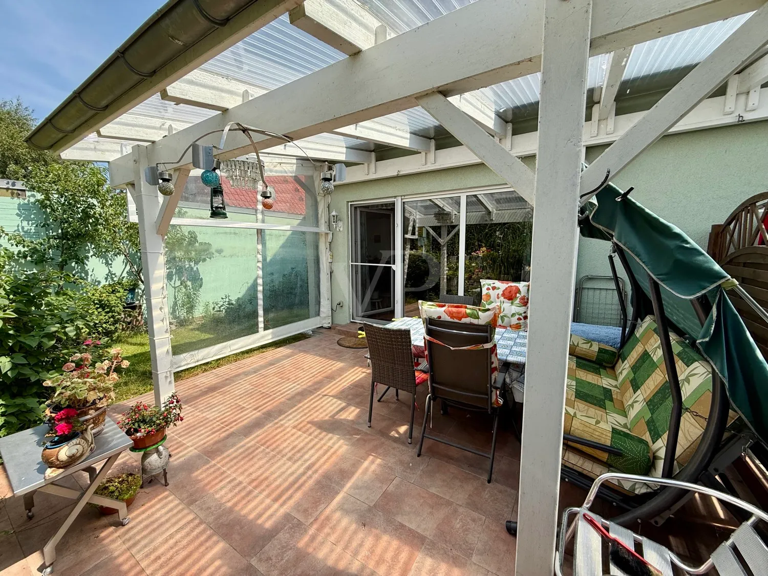 überdachte Terrasse