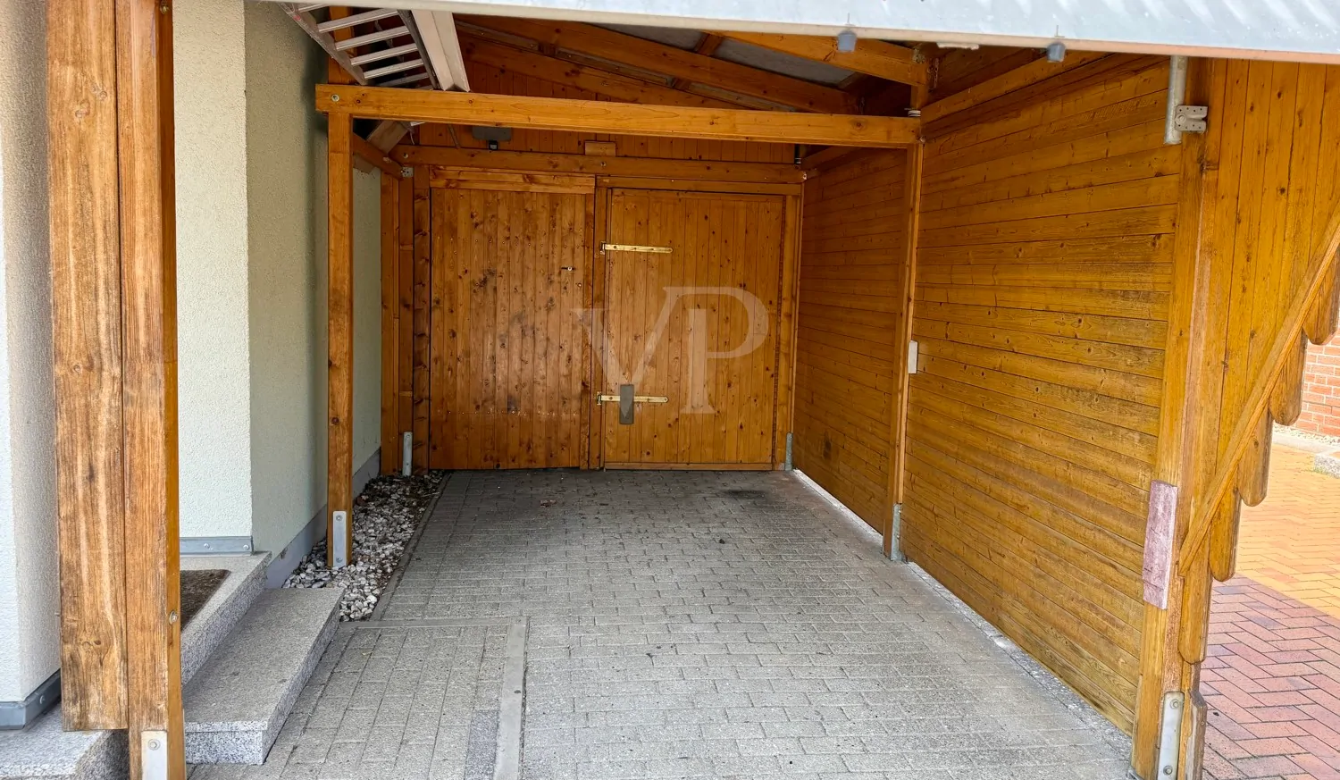 Carport samt Abstellraum