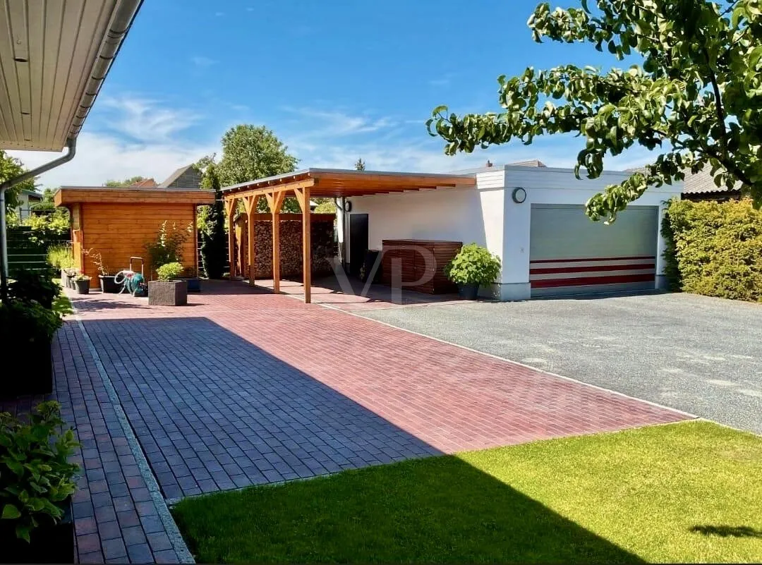 Doppelgarage samt Carport