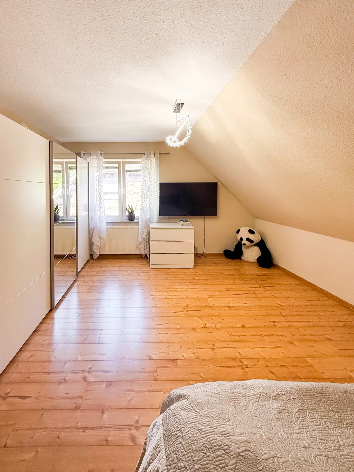Schlafzimmer 4