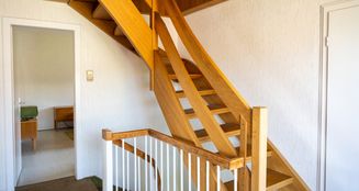 von_poll_real_estate_property_25242025_image_7