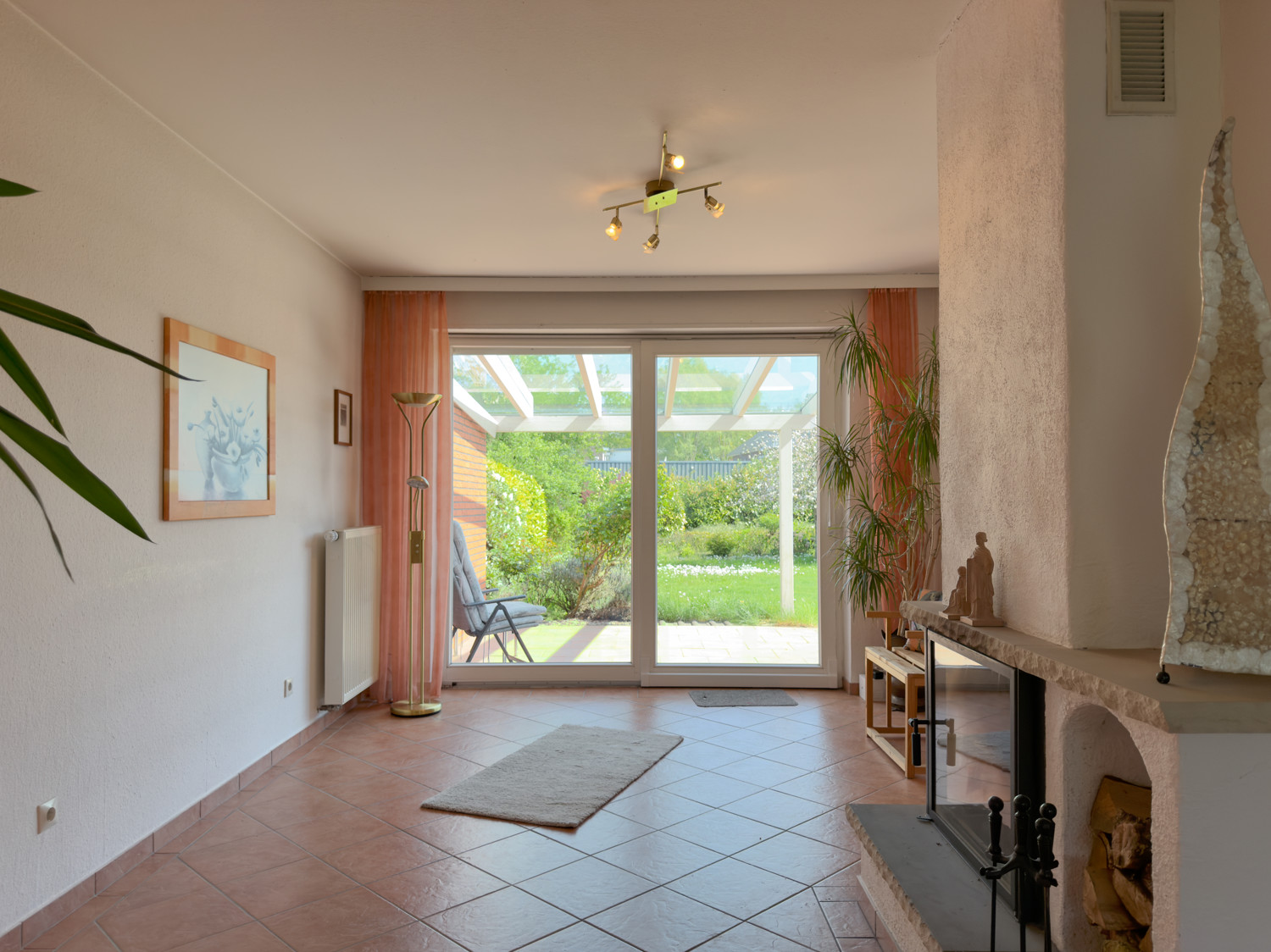 EG, Wohnzimmer, Blick in den Garten