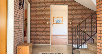 von_poll_real_estate_property_25242011_image_7
