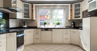 von_poll_real_estate_property_25242018_image_7