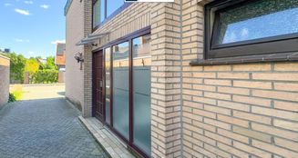 von_poll_real_estate_property_25242028_image_0