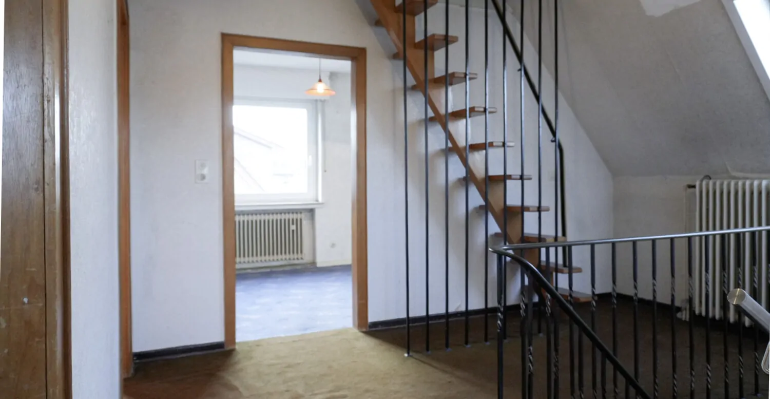 DG, Flur, Zugang Spitzboden