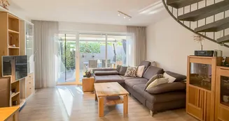 von_poll_real_estate_property_25242047_image_2