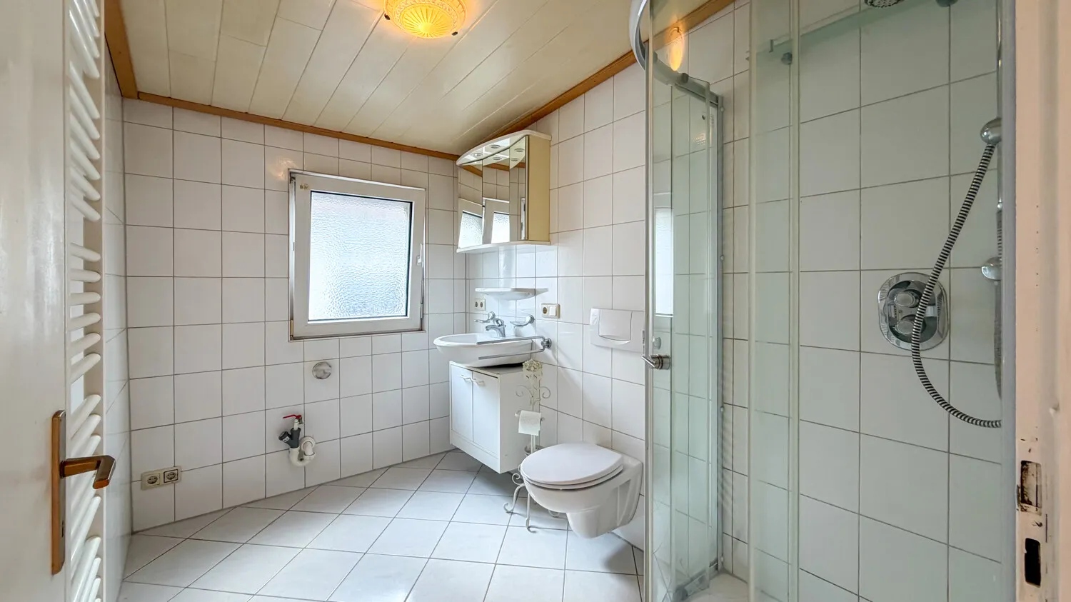 Badezimmer WG 1 oben