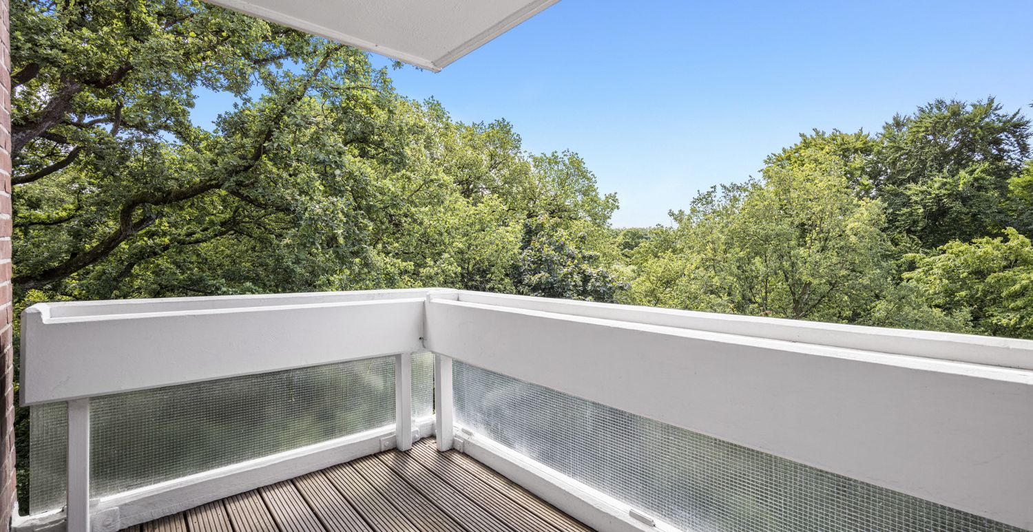 Balkon mit Blick ins Grüne