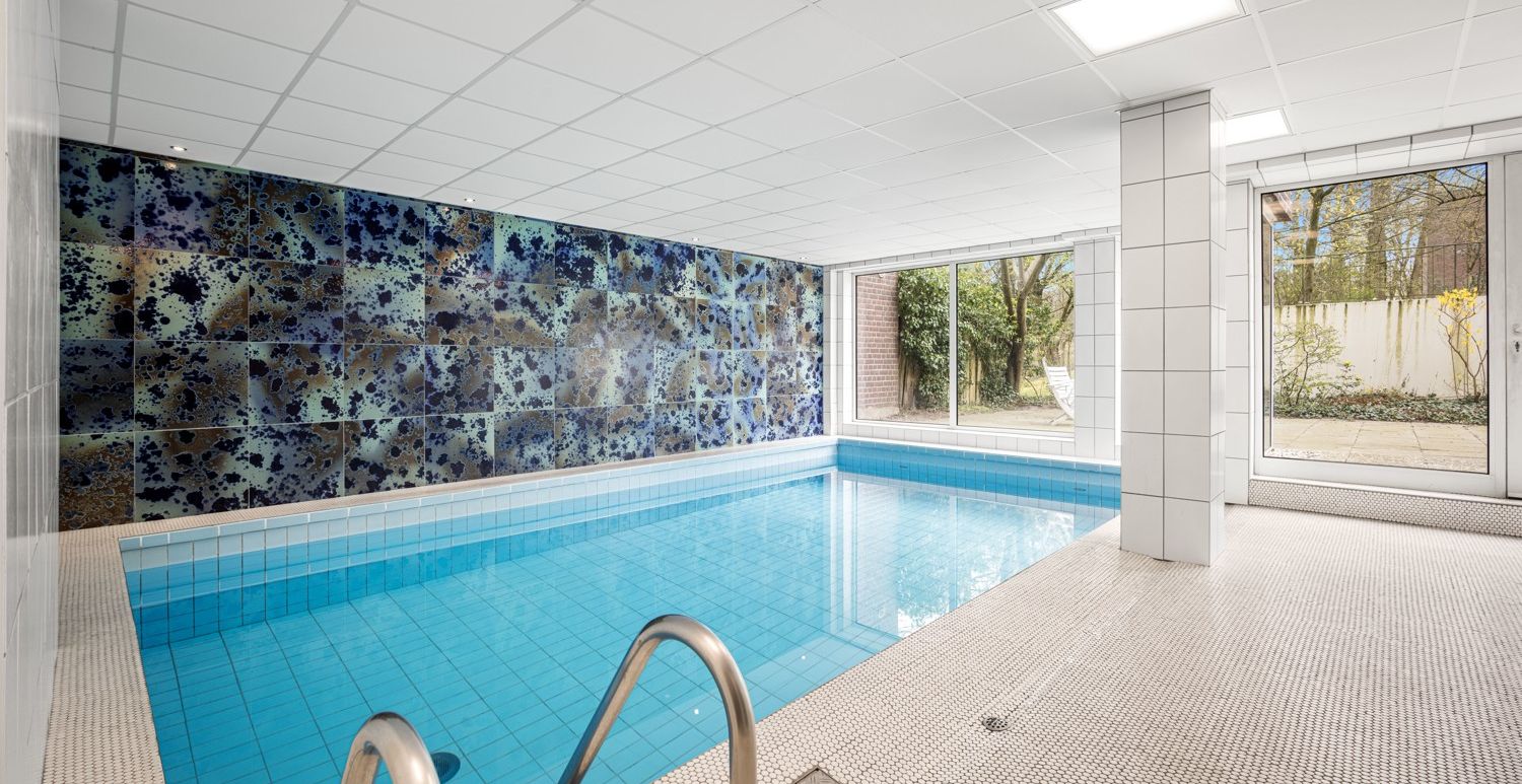 Schwimmbad mit Sauna