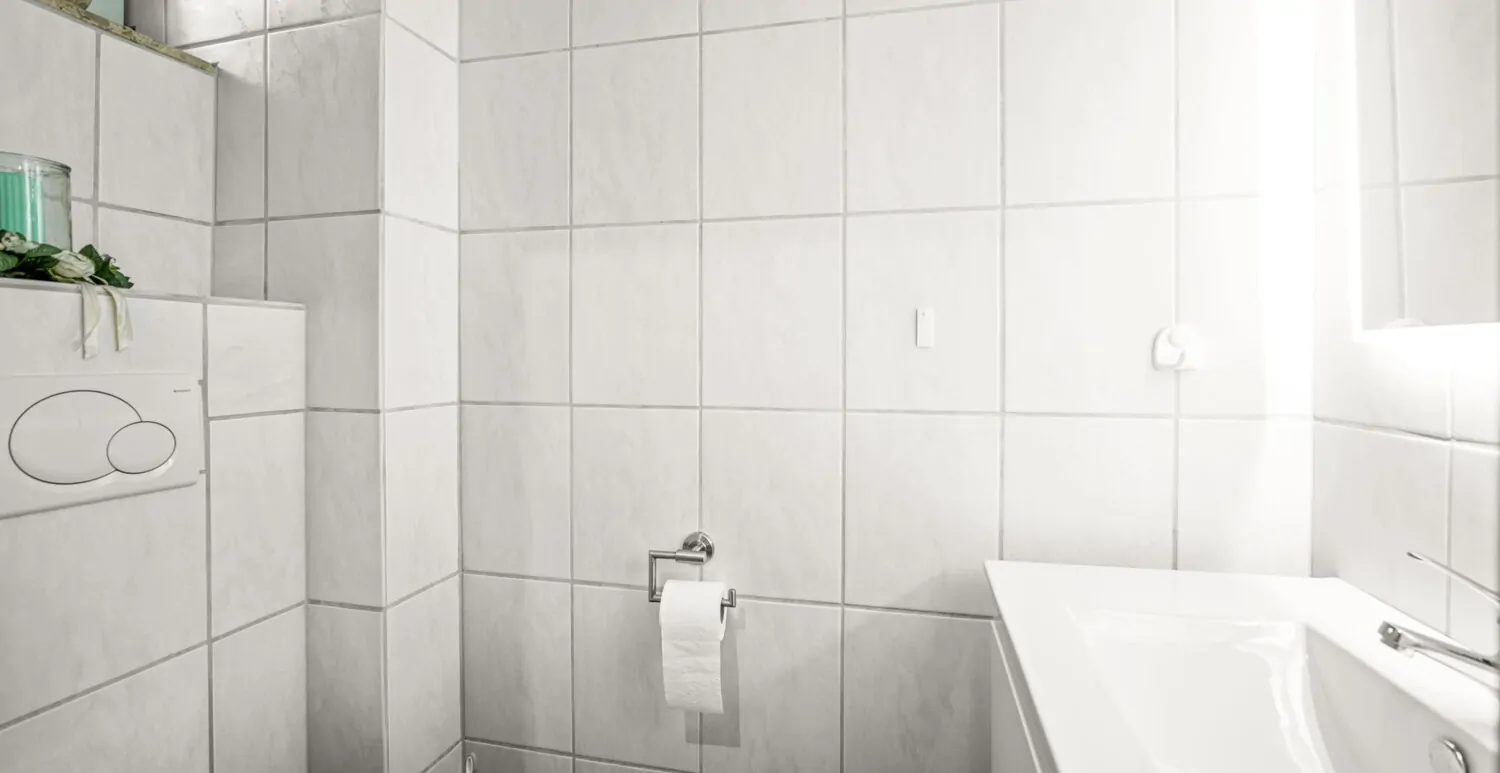 Gäste-WC mit Fenster