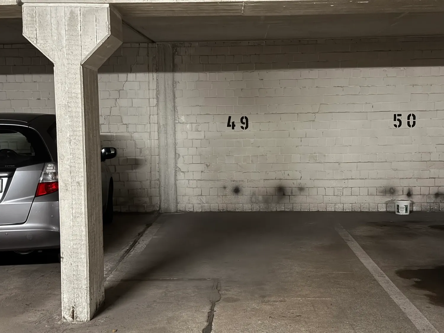 Tiefgaragenstellplatz