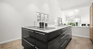 von_poll_real_estate_property_25101031_image_11