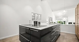 von_poll_real_estate_property_25101031_image_11