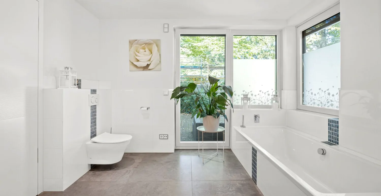 Elternbad mit Terrassenzugang