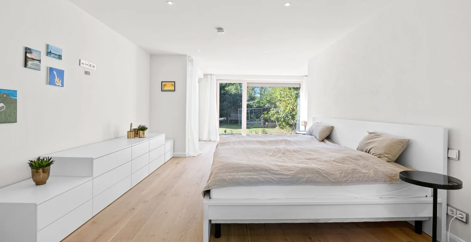 Schlafzimmer mit Terrasse