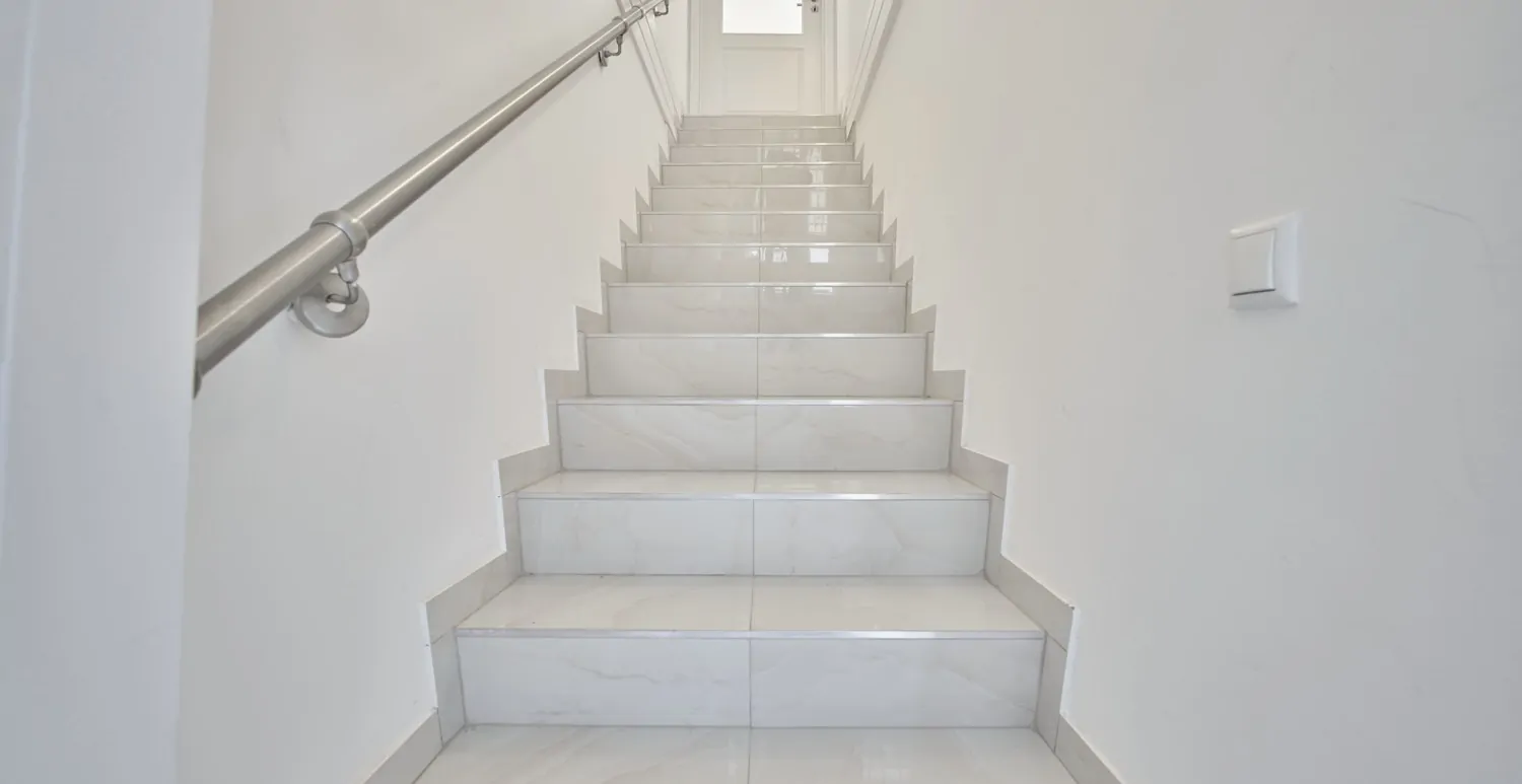 Treppenaufgang zum Obergeschoss