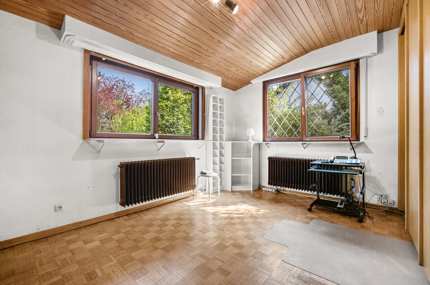 Arbeits- oder Kinderzimmer