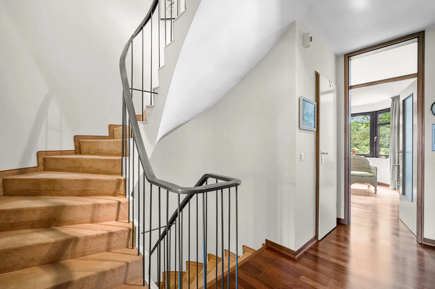 Flur im Obergeschoss / Treppe ins Dachgeschoss