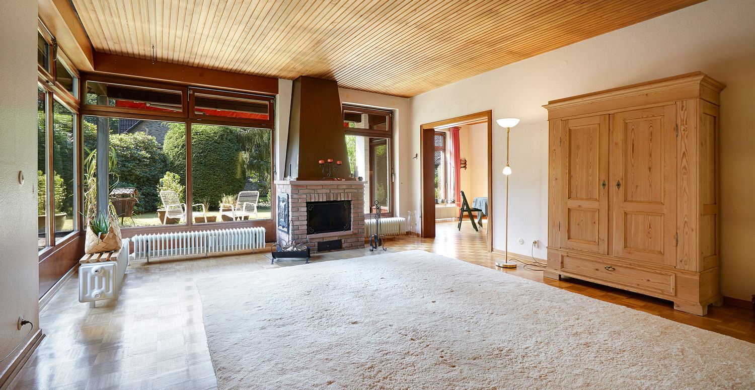 Wohnzimmer mit Kamin