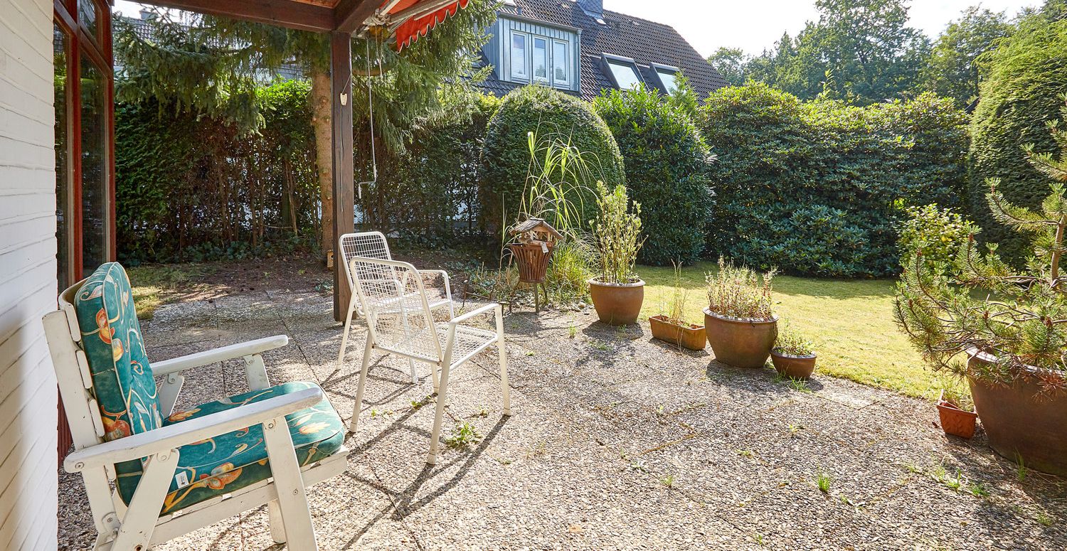 Angrenzende überdachte West-Terrasse