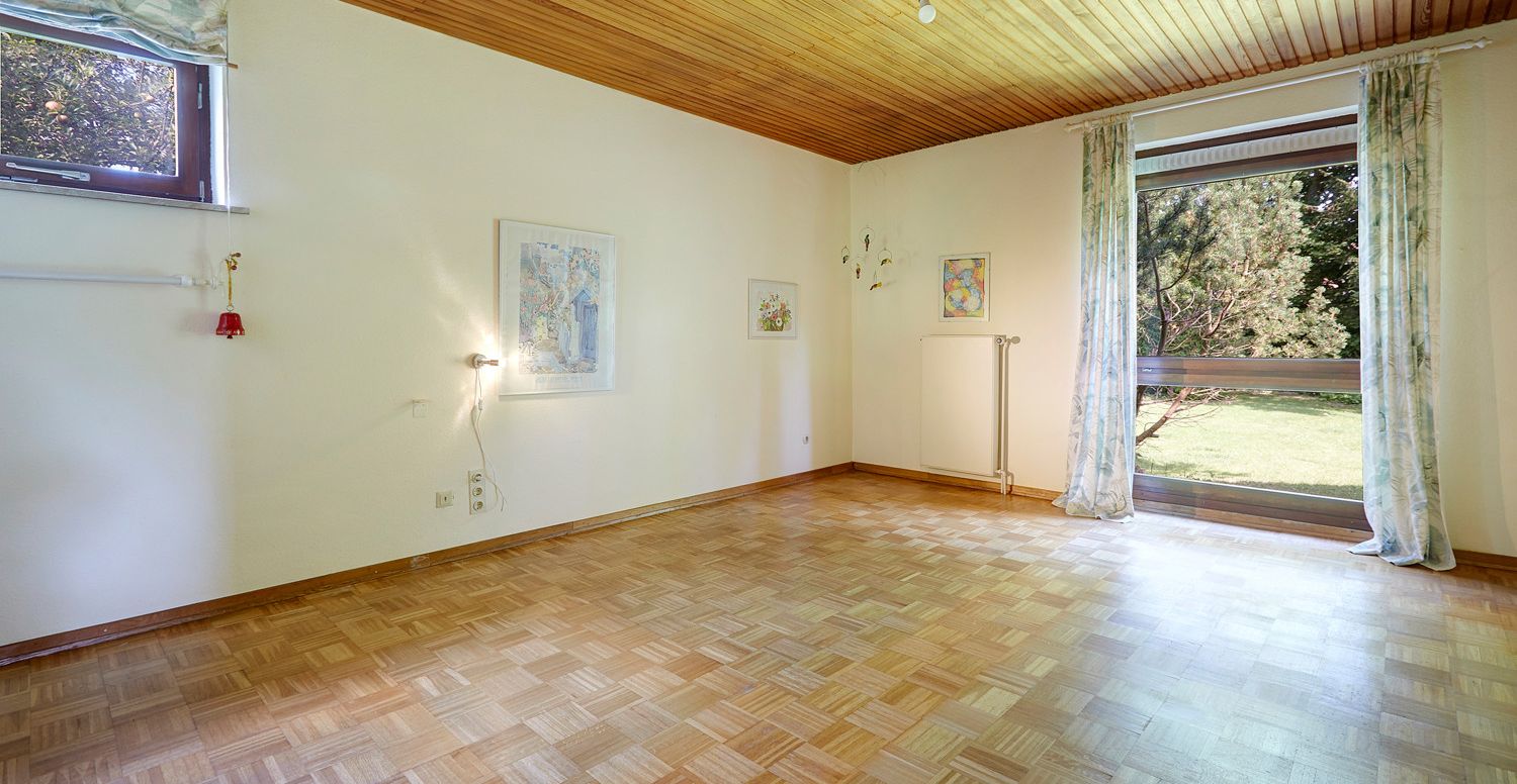 Großes Zimmer mit Blick in de Garten