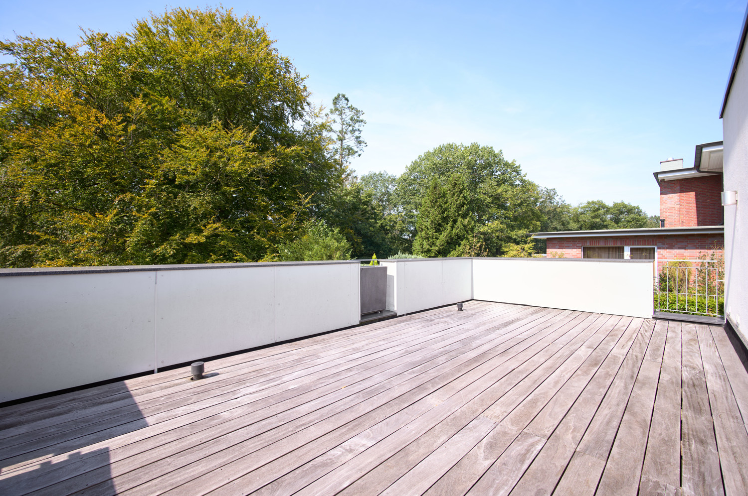 Dachterrasse / Gartenseite