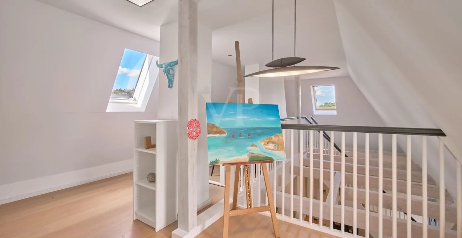 vielfältig nutzbare Galerie im Dachgeschoss