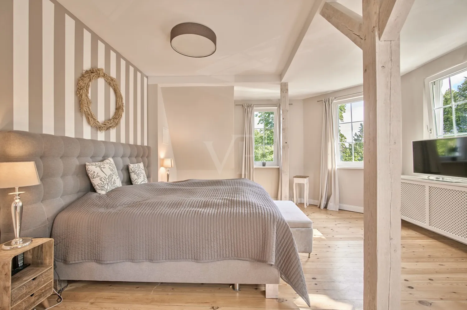 traumhafter Blick vom Bett in die Bäume