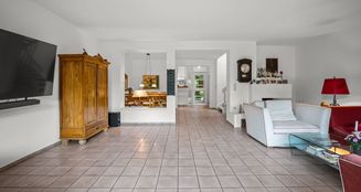 von_poll_real_estate_property_25101018_image_11